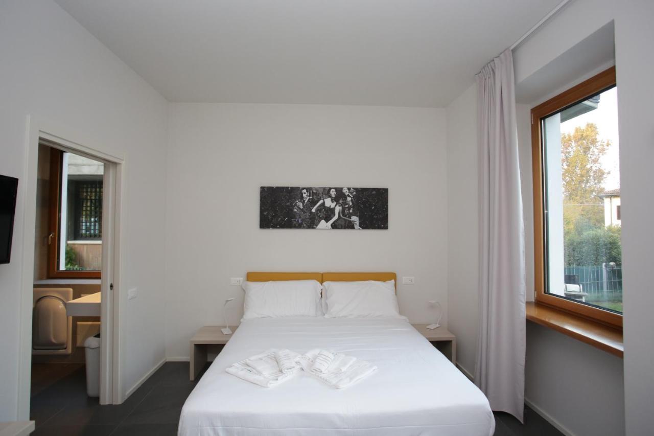 Stravagante Hostel & Rooms Verona Bagian luar foto